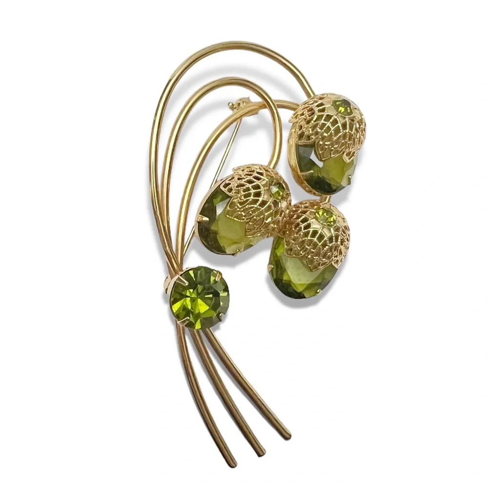 Vintage Sarah Coventry Touch of Elegance Green Glass Goldtone Filigree Brooch